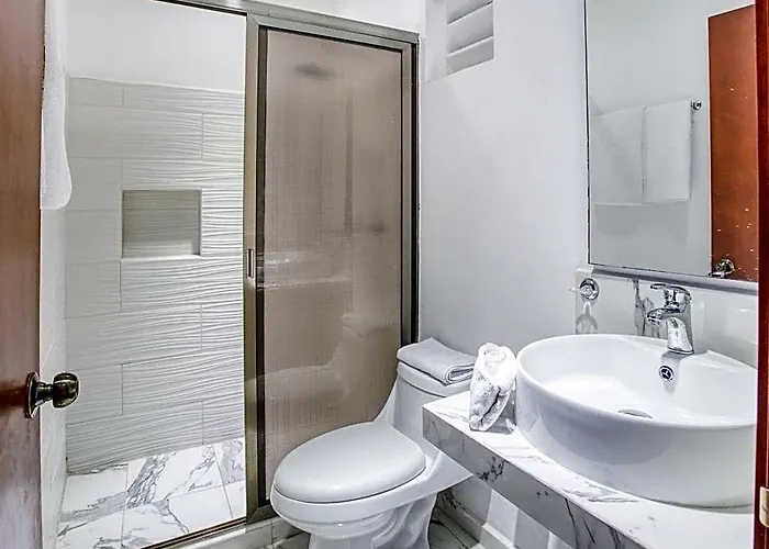Hotel Capital O Yukon 3*